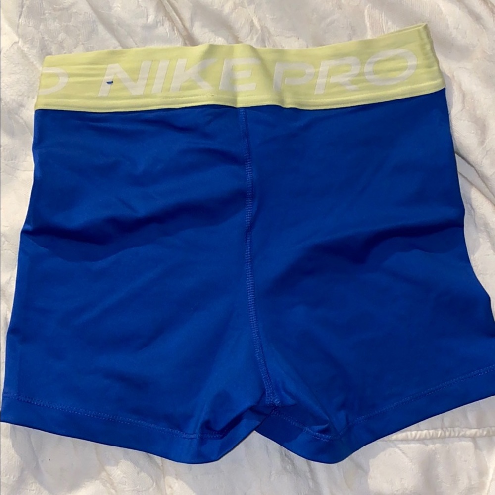 Nike pro shorts - Picture 8 of 10
